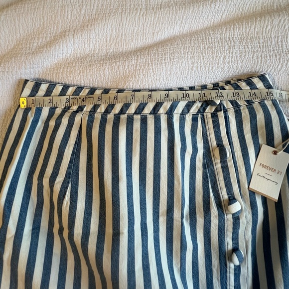Blue and White Button-Down Midi Skirt - Picture 4 of 8